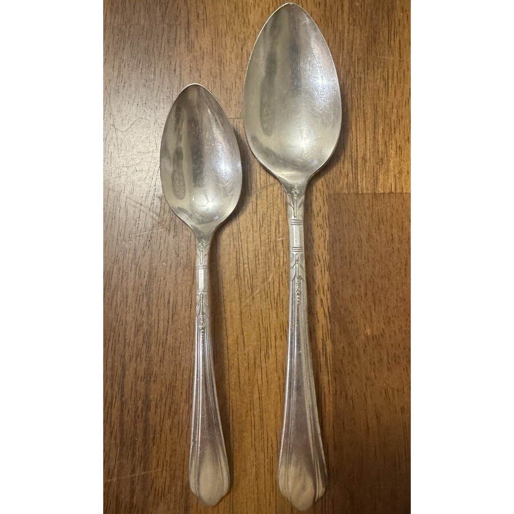 Oneida Community Tudor Plate Spoons Silverplate Glossy set of 2